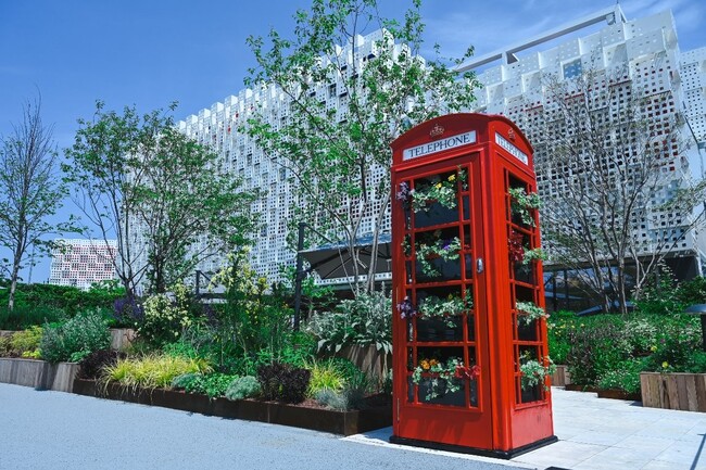 「大阪・関西万博」英国パビリオンの赤い電話ボックスが関西国際空港に設置されました！