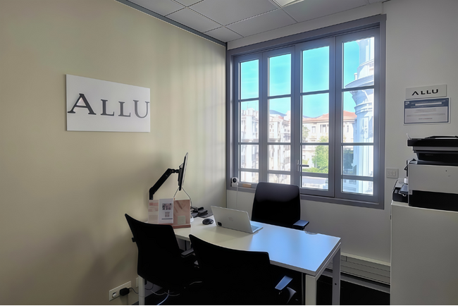バリュエンス、フランスにてブランド買取「ALLU Nice」をオープン！
