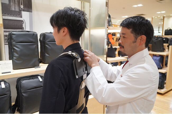 ４タイプからショルダーハーネスを選べる「ガジェタブルDP2 4U」体験型イベント、伊勢丹 立川店にて期間限定開催