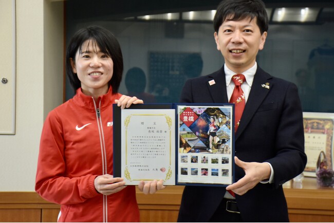 豊橋が大好き!鈴木亜由子選手が切手に~全国に地元の魅力を知ってほしい~