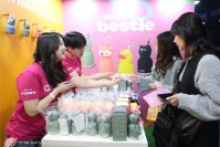バッグに付けてかわいい！asobu新作ボトル「mini bestie」登場　―マイナビ TGC 2026 S/Sで話題に