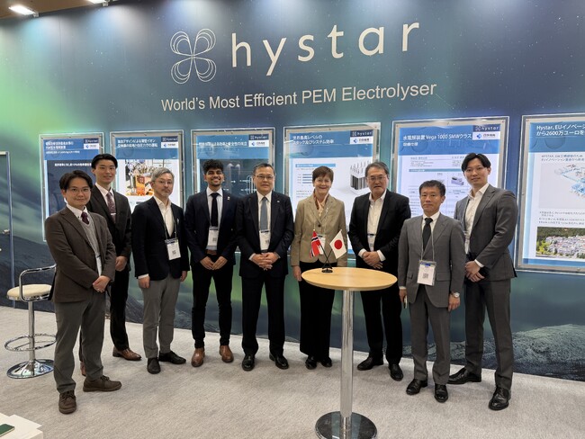 在日ノルウェー大使および在ノルウェー日本国大使が「水素・燃料電池展」の当社ブースを視察