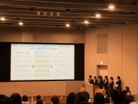【鎌倉女子大学】産学官連携による食育に関する公開シンポジウムを開催　―家政学部管理栄養学科学生が鎌倉運動栄養アプリ「鎌ップジュニア」の開発成果を発表―