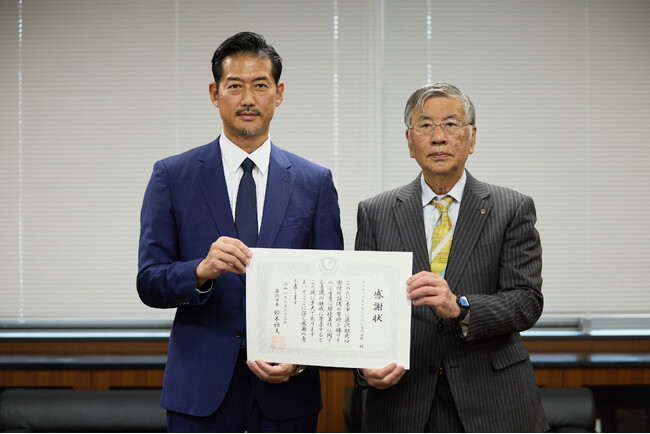 フィリップ モリス ジャパン 藤沢市の環境美化の推進に向け藤沢駅北口に加熱式たばこ・紙巻たばこ併設型喫煙所を寄贈