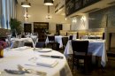 天高5メートルの店内でハリウッドスター体験を 天高5メートルの店内でハリウッドスター体験を