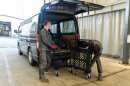 機材を積んでから、空のカゴ台車を積む 機材を積んでから、空のカゴ台車を積む