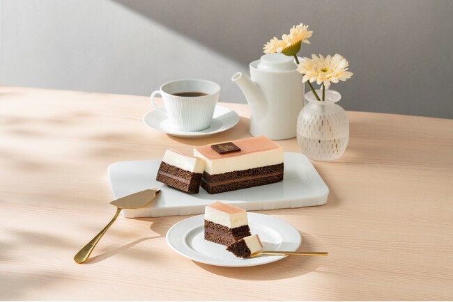 濃厚でリッチな味わいのケーキが2種類新登場！「ゴディバ ショコラ チーズケーキ」、「ショコラオランジュ」