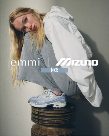 【emmi】Mizuno(ミズノ)とのコラボレーション第2弾！ランニングの代表的モデルである「MXR」を初別注＜4月14日(火)12:00(正午)オンライン先行予約開始＞