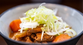 【4/16】名物は自家製味噌で作る「もつ煮」おつまみは100円から注文可。『もッち・シンジュク』が「reDine 新宿」にオープン 【4/16】名物は自家製味噌で作る「もつ煮」おつまみは100円から注文可。『もッち・シンジュク』が「reDine 新宿」にオープン