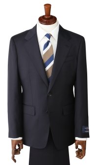 イタリアの伝統的な二大スタイルを融合、エルメネジルド・ゼニア「ISLAND BREEZE」を採用
史上最高峰のプレミアムスーツが『洋服の青山』から登場