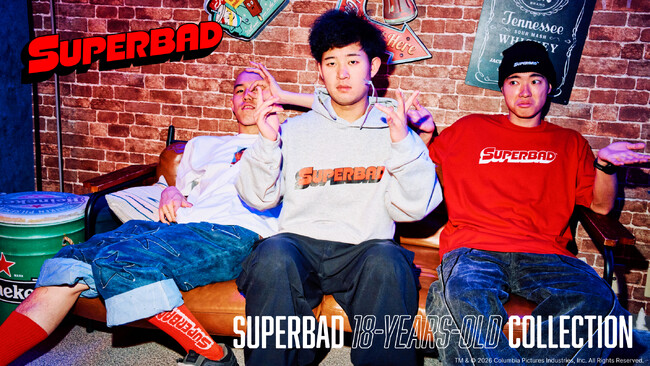青春映画の金字塔　映画『SUPERBAD』日本初リリースから18年後の春に、全く新しいアパレルコレクションの発売が決定！お笑いトリオ四千頭身のビジュアルも公開！