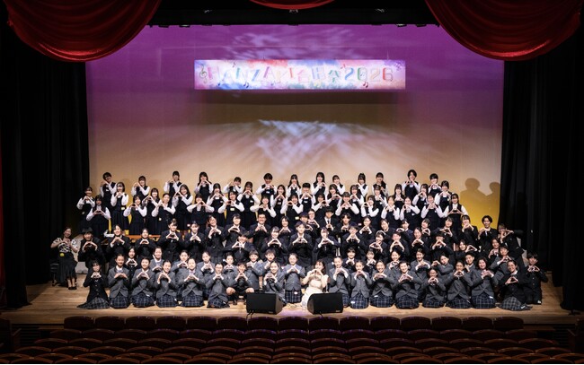 半崎美子 デビュー9周年記念公演「HANZAKI合唱祭2026」開催 - 満員の観客と3校123名の合唱団が響き合い、夢が花開いた初の合唱祭。