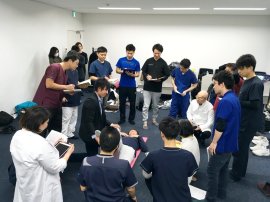 全国の施術家に技術指導のセミナーを実施。 全国の施術家に技術指導のセミナーを実施。