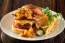 禁断の甘じょっぱさ「アップルコブラーバーガー」 禁断の甘じょっぱさ「アップルコブラーバーガー」