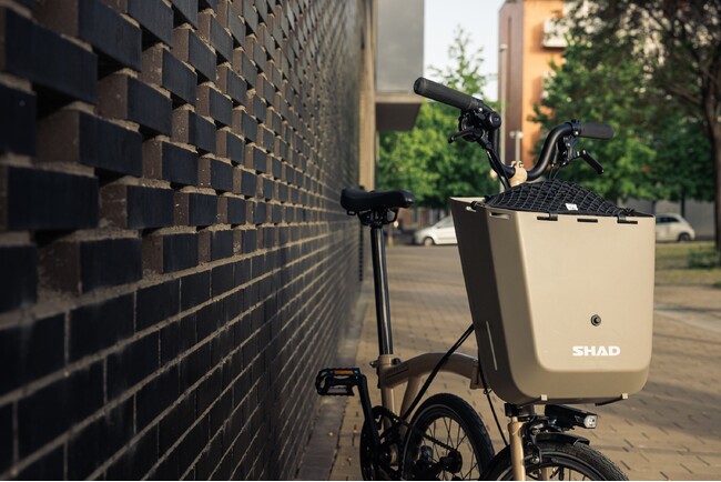 【日本初上陸】スペイン発のSHADより、都市型自転車ライン『Shad Bikes』が誕生！「サイクルモード東京2026」にてBrompton（ブロンプトン）専用モデルを含むアイテムを展示公開。