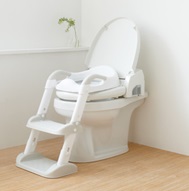 お子さまの「ひとりでできた！」を応援！「SmartAngel ステップ付補助便座」新発売