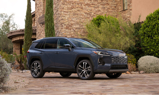 アイシンの「可動式フロントスパッツ」がトヨタ新型「RAV4」(北米仕様)に初採用