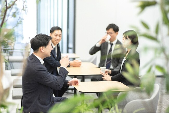 スーパーホテル、初任給30万円(総合職)で業界水準を刷新！全社員を対象とした大幅な賃金体系改定を実施