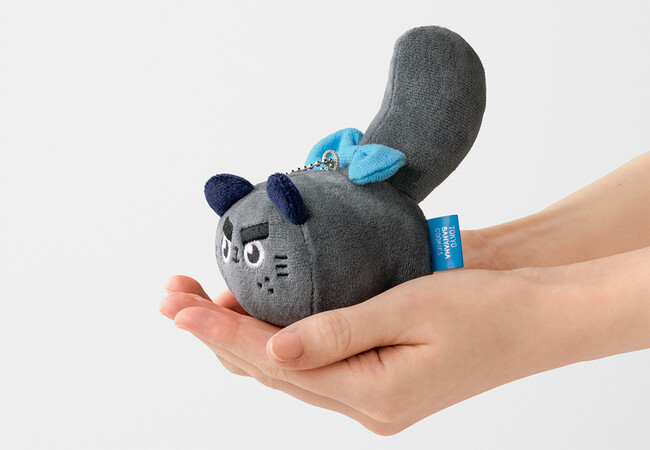 東京ばな奈のオリジナルキャラ「東京ばにゃ奈」。仲間の「ごま」がぬいぐるみで初登場!