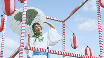 「ＧＲＥＥＮ ＤＡ・ＫＡ・ＲＡ」新ＴＶ-ＣＭ 草彅剛さん扮する『やさしいマン』が浴衣姿で登場！