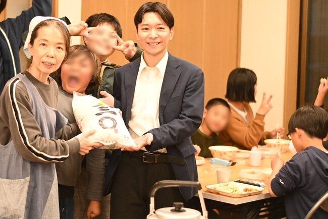 ジモティースポット川崎菅生が子ども食堂「ホッとスペース・和」にお米を寄付