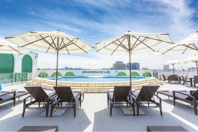 夏季限定 屋上プール『#ROSEBEACHCLUB』2026年5月16日（土）オープン