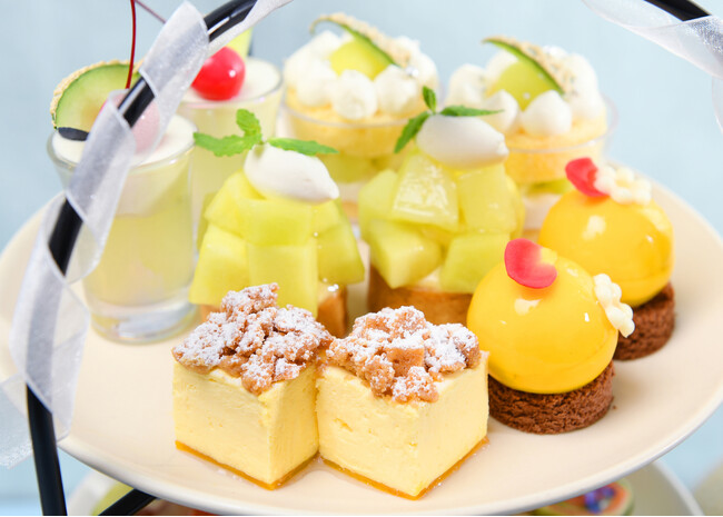 北新地で味わう、メロンが主役のご褒美アフタヌーンティー【初夏限定・1日8セット】
