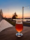 水辺の夕焼け＆ビール