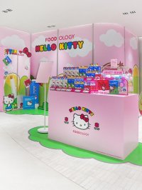 フードオロジー、明洞で「ハローキティ」コラボエディションを公開　日本人観光客との接点強化、グローバル展開を加速
