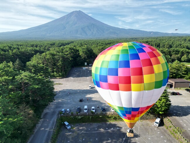 熱気球に乗って新緑の富士山を堪能！搭乗体験イベントを5/30（土）は「富士山パーキング」、5/31（日）は「富士すばるランド」で開催！5/30が雨天中止の場合でも5/31へ振替参加OK！