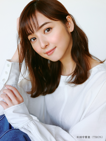 産業用製品比較販売サービス「メトリー」、佐々木希さん出演の新CMを、出身地・秋田県のJR秋田駅にて掲出を開始しました