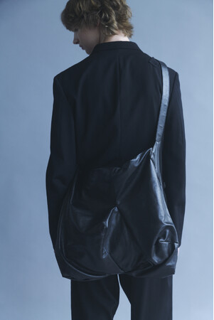discord Yohji Yamamoto、「Angular bag」「CLASP」シリーズの新作を5月22日(金)より発売