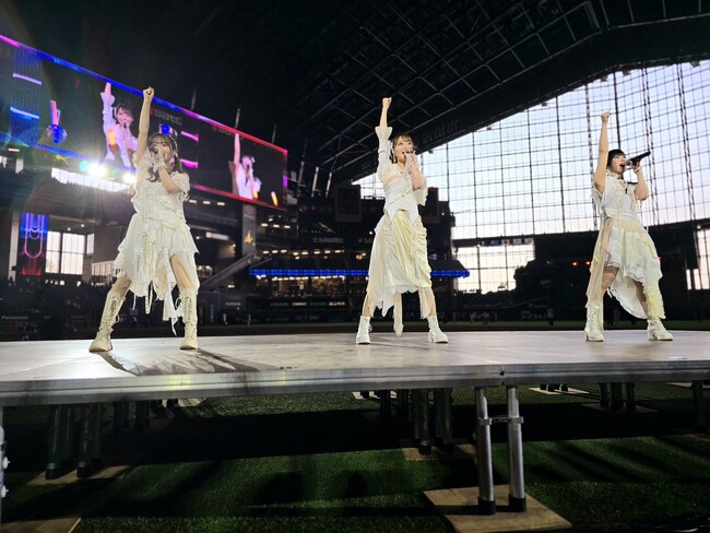 ClariS エスコンフィールドHOKKAIDOにて開催された、北海道日本ハムファイターズ《FIGHTERS ENTERTAINMENT WEEKEND》に初登場！