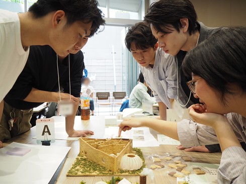 未来の建築家を育てる「中高生建築コンペ挑戦プロジェクト」対面イベント交流会を「本の森ちゅうおう」にて開催しました【株式会社a.school×株式会社類設計室】