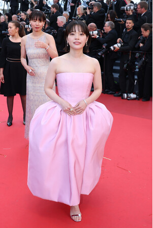【ルイ・ヴィトン】岸井ゆきの、第79回カンヌ国際映画祭の「すべて真夜中の恋人たち」上映会にルイ・ヴィトンを着用