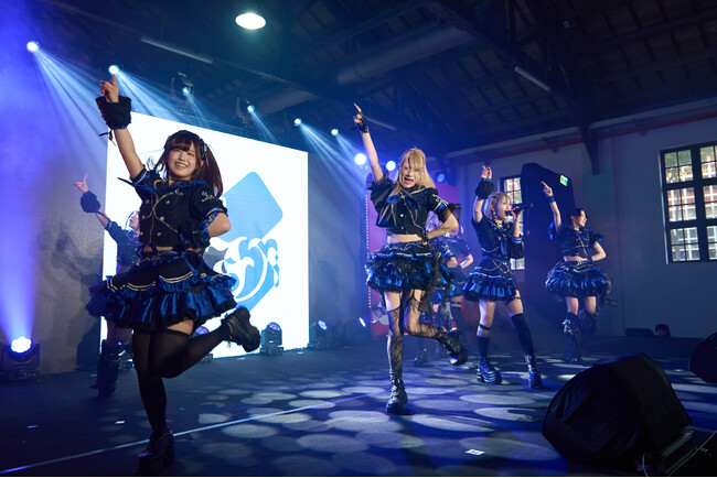 1月デビューの個性派アイドル・VVSiS、『TIF ASIA TOUR × acosta!＠台北』で初の海外公演に出演！