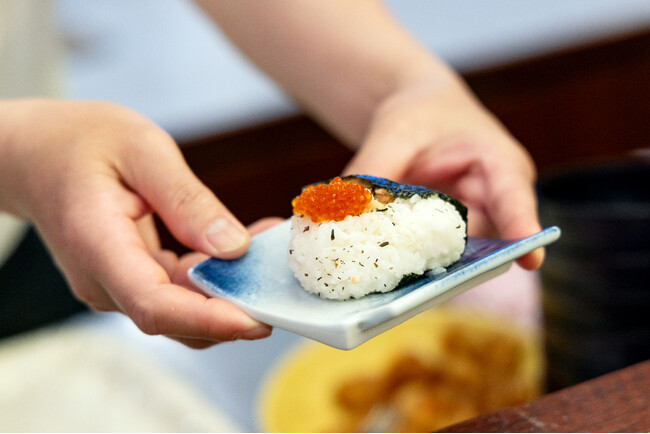 【湯元啄木亭】湯の川温泉に宿泊して、朝食は「朝市」で！～駅までの送迎付き～