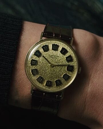 BLANCPAIN R575 “Ultra Slim” 18K Yellow Gold 1970sコインエッジケースを備えた希少レイヴィル期モデルを発売開始。