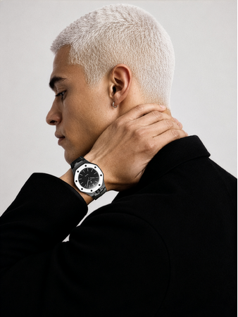 GOLDEN CONCEPTが「Audemars Piguet × Swatch」 のコラボレーションモデル「Royal Pop」を腕時計に作り替える専用ケース第2弾を発売