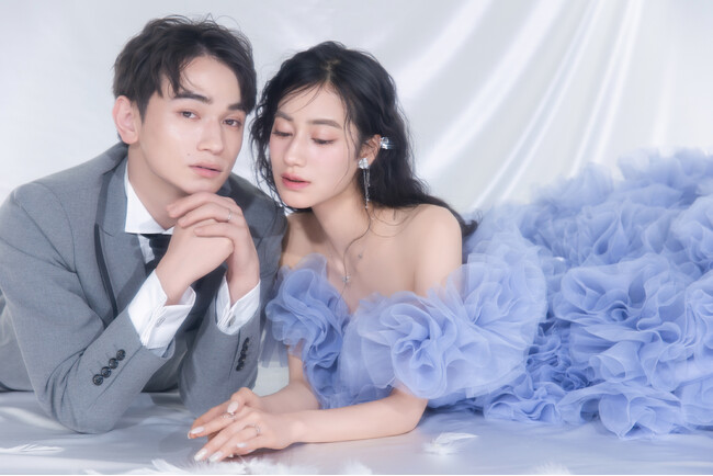 【aim札幌店】話題のaimオリジナルドレスを使用したドリーミーで幻想的な最新ウェディングフォト