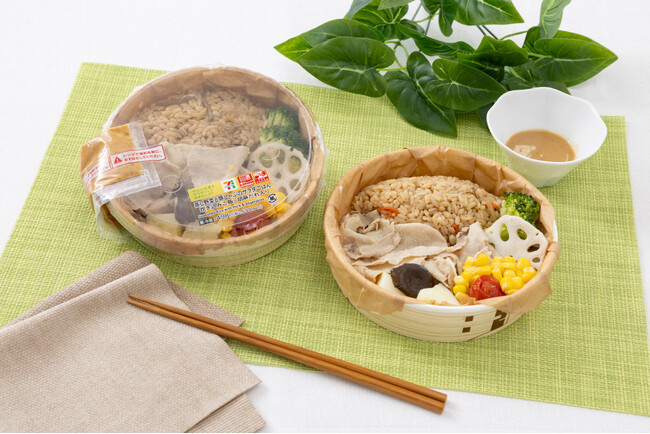野菜×肉×ごはんを1品で完結！せいろ蒸し風の味わいを追求した「蒸し野菜と豚しゃぶのサラダごはん」が新登場