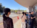 開演前の長いの列。 開演前の長いの列。