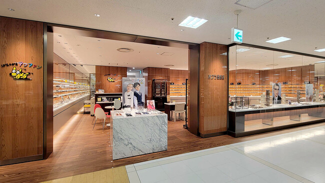 浦和エリアで“上質なメガネ選び”を提案。5月20日（水）「オグラ眼鏡店／こどもメガネ アンファン」伊勢丹浦和店がリフレッシュオープン