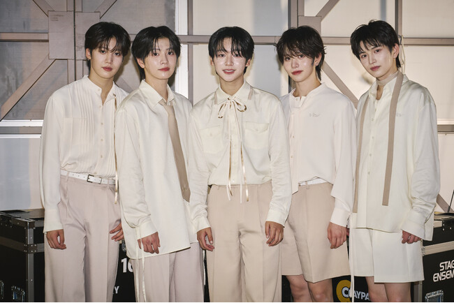 全員10代の日本人5人組ボーイズグループ・VIBYが「UP-T Presents SAPPORO COLLECTION 2026 SPRING/SUMMER」で新曲「HANAMARU」ステージ初披露。