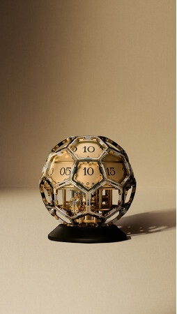 【ルイ・ヴィトン】「LOUIS VUITTON for UNICEF」パートナーシップ10周年を記念して、「Louis Vuitton Unity Time Object」のオークション開催を発表。
