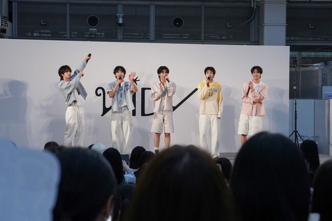 全員10代の日本人5人組ボーイズグループ・VIBYが北海道で自身初のセルフライブを開催！予想超える約800人が来場！