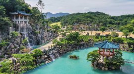 写真展「千年先の風景 人智を超えた設計と挑戦」メインビジュアル 写真展「千年先の風景 人智を超えた設計と挑戦」メインビジュアル