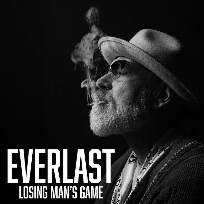 ヒップホップとアメリカーナを横断する孤高の表現者、元ハウス・オブ・ペインのEverlast（エヴァーラスト）が８月リリースの新作から新曲「Losing Man's Game」をリリース
