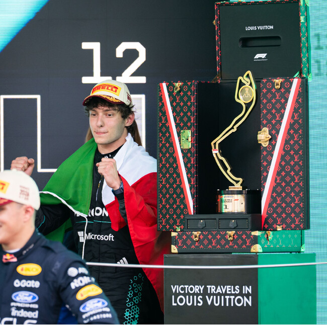 【ルイ・ヴィトン】キミ・アントネッリが「フォーミュラ1 ルイ・ヴィトン グランプリ・ドゥ・モナコ 2026」を制覇
