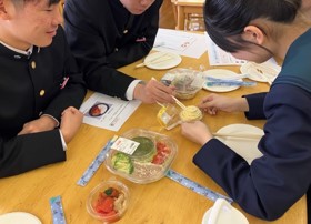 【金沢市立清泉中学校】生徒と共同開発した商品6品を発売　出張授業を起点に提案会・評価会を経てついに商品化